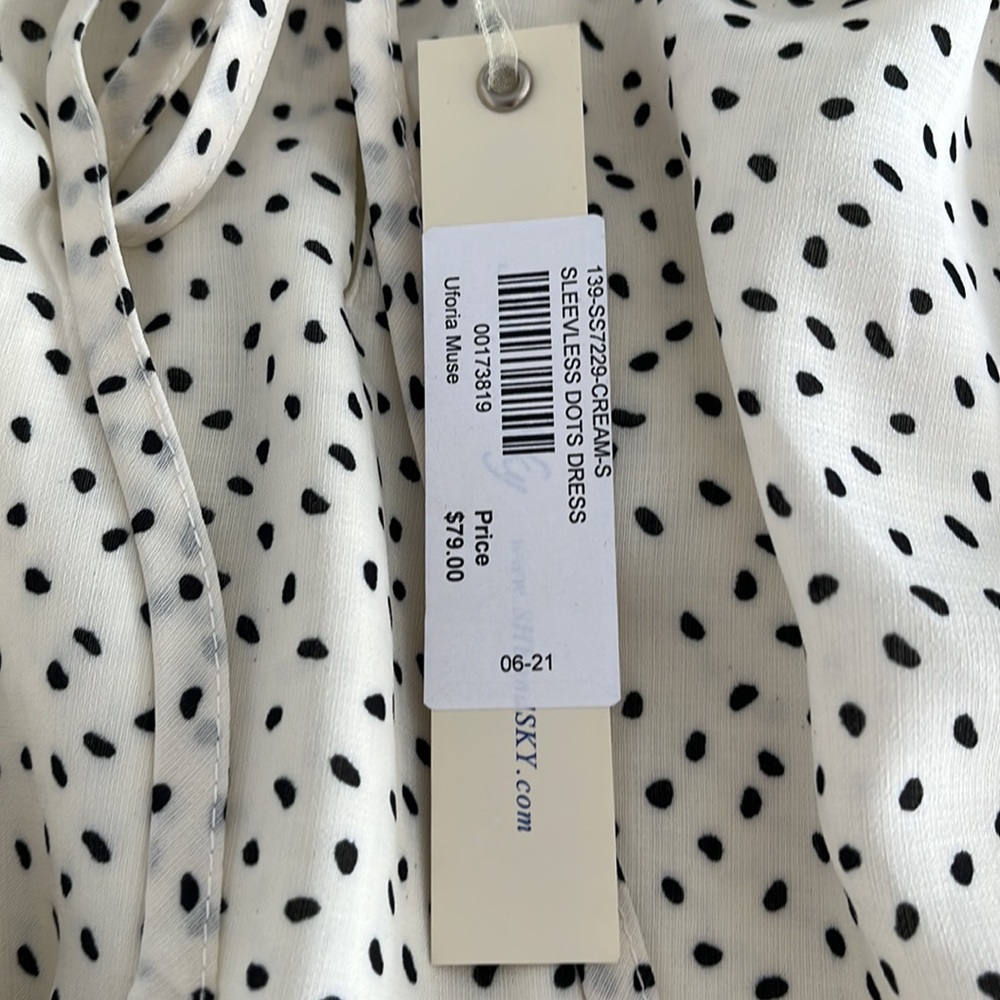 A gorgeous spring dress 👗 - Picture 9 of 9